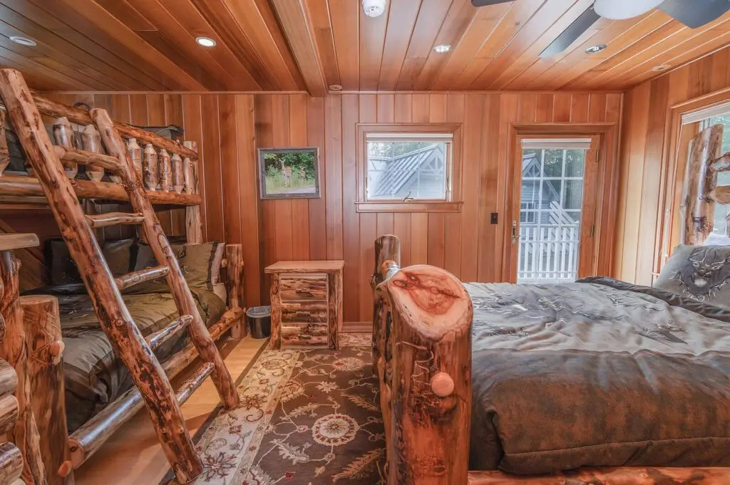 Bedroom with bunk beds for guests and grandchildren