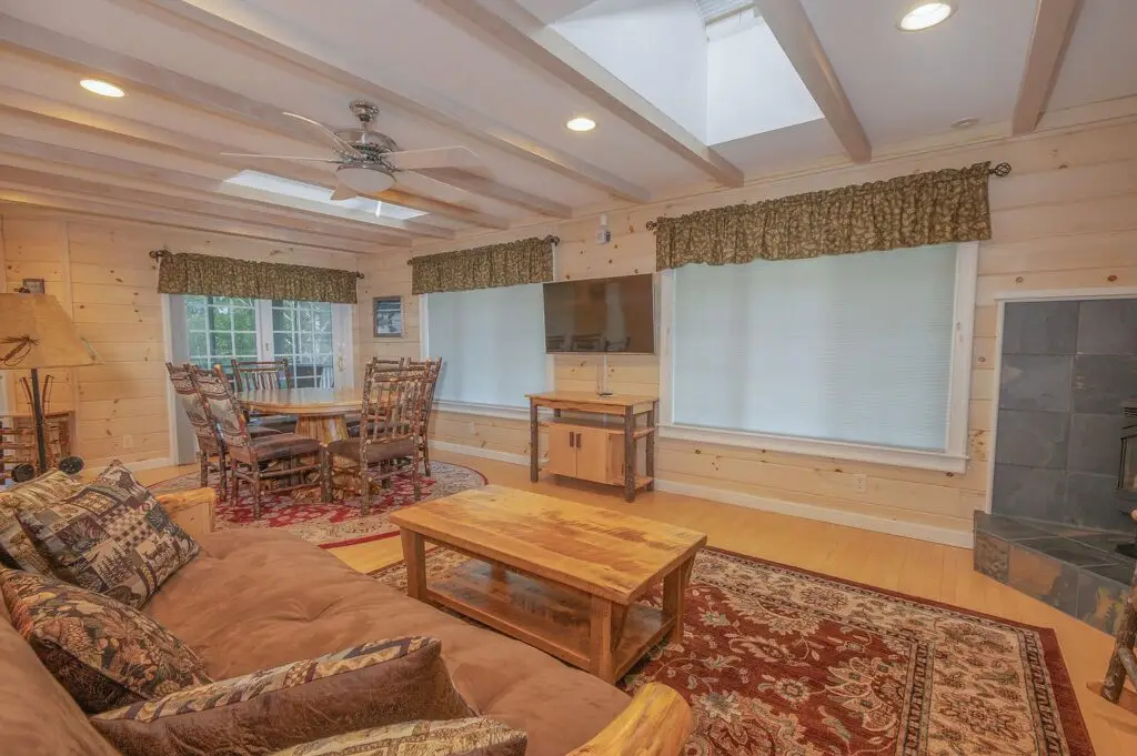 Guest apartment living and dining area with television