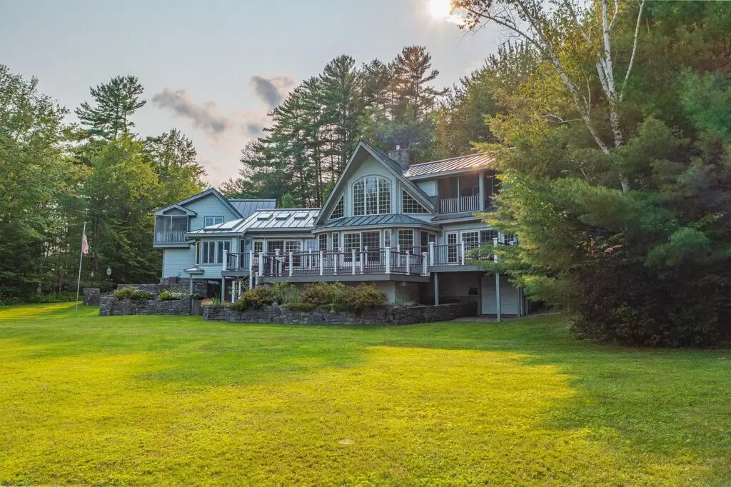 Wide view of the lakefront lawn at 17 Point Road